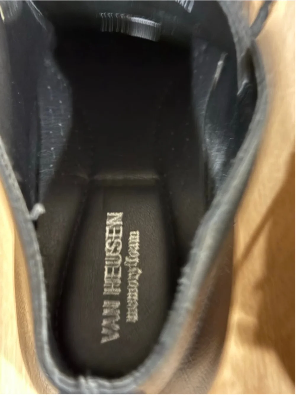 Men's Van Heusen Black Chukka Boots with Brown Soles Size 11